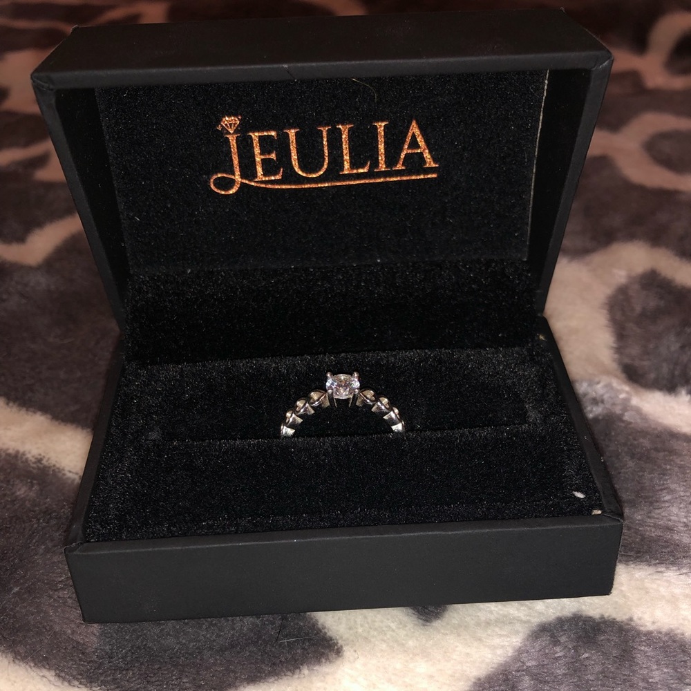 Jeulia Promise Ring